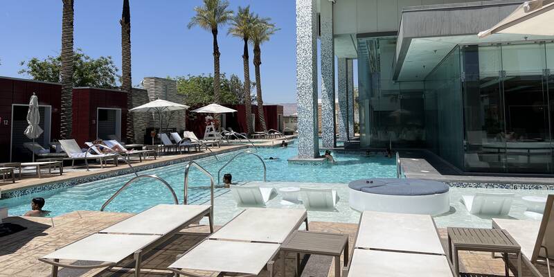 Laguna Pool