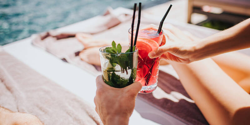 Pool Bar