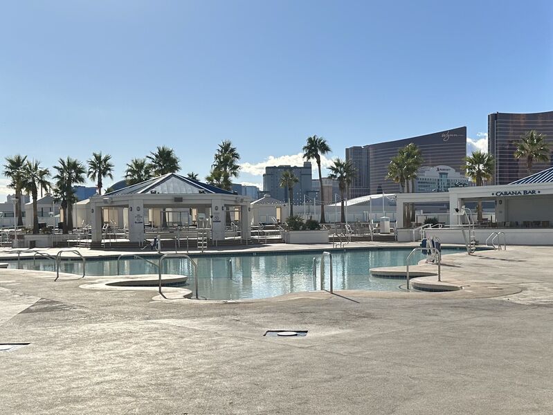 Pool & Cabanas