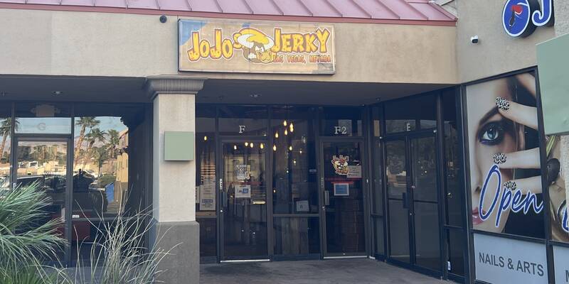 JoJo's Jerky at night
