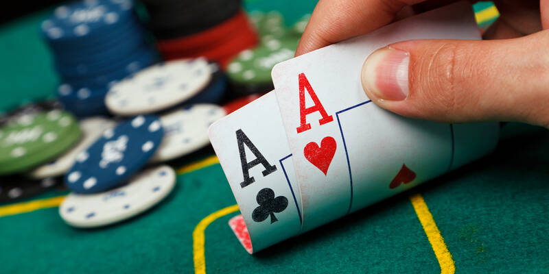 Four Queens Table Games