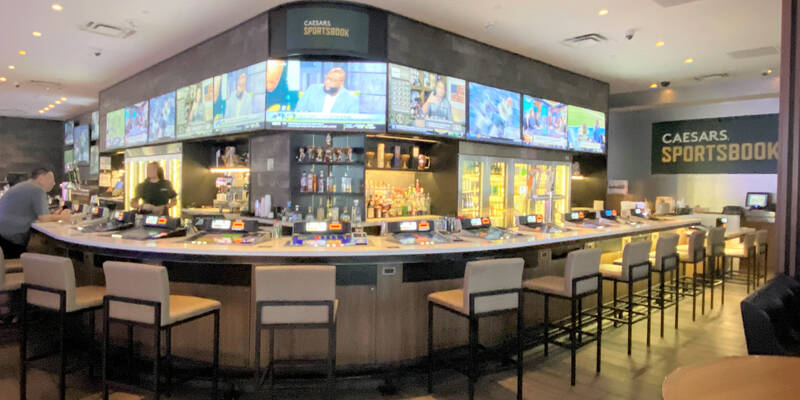 LINQ Sportsbook Bar