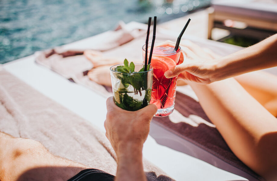 Splash Pool Bar