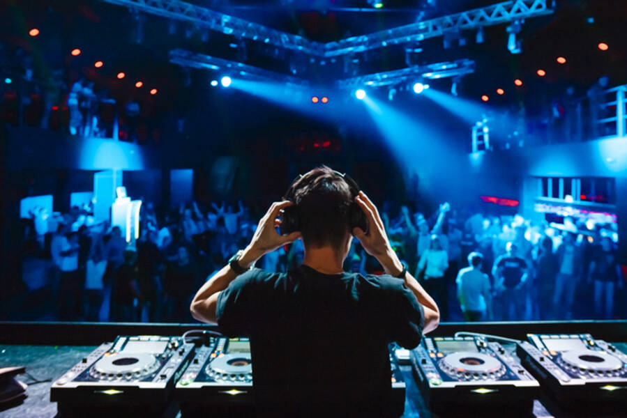 DJs