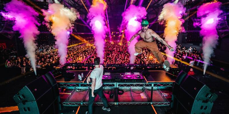 Loud Luxury