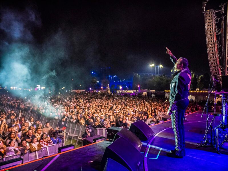 Pepe Aguilar: En Concierto