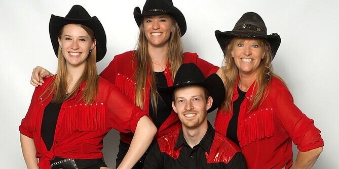 Chuck Wagon Dinner & Show