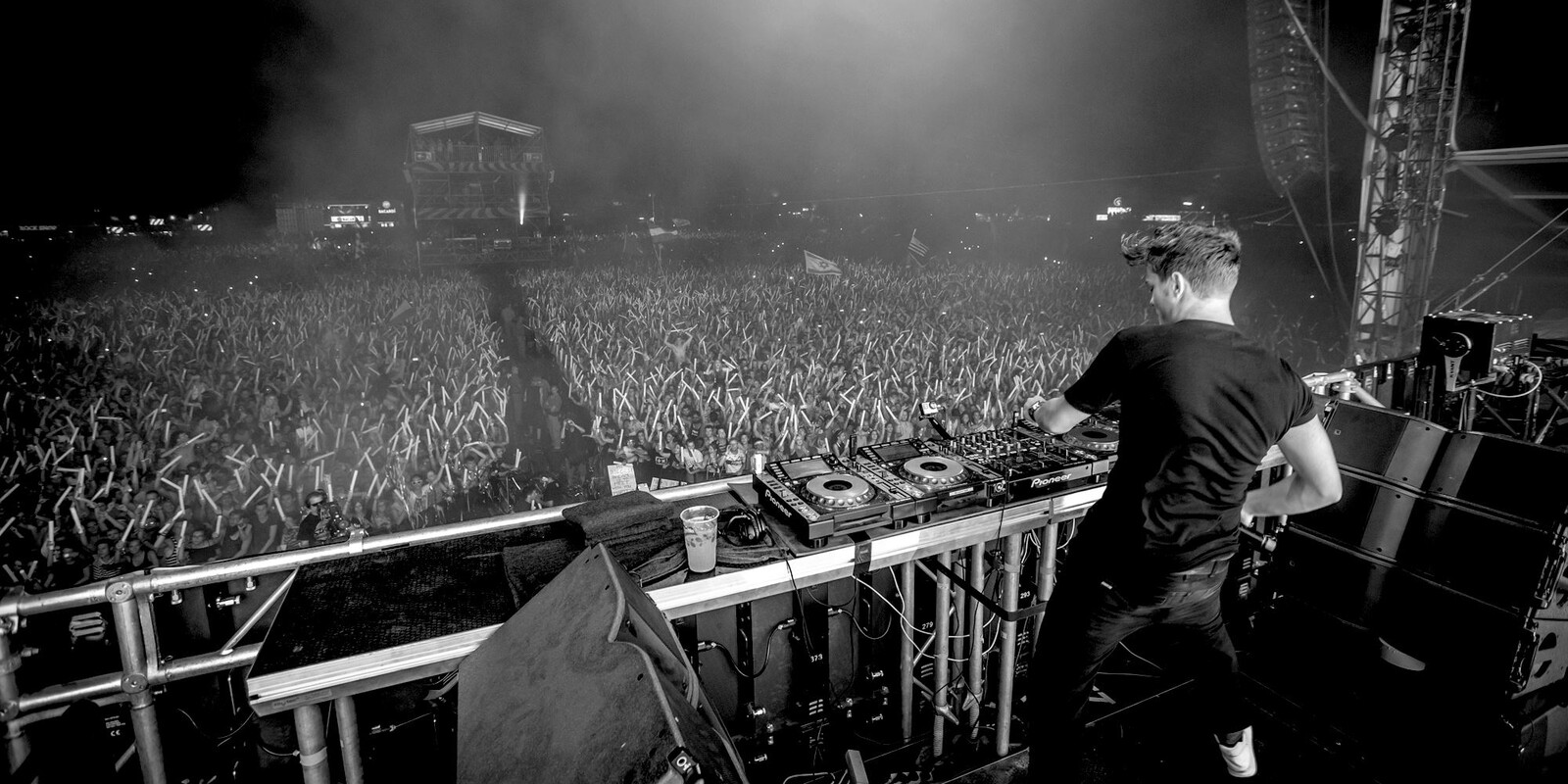 Martin Garrix w/ Justin Mylo