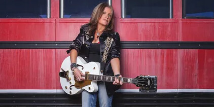 Acoustic Breakfast featuring Betsy Holm