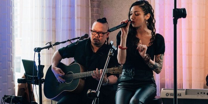 Lounge with Live Music