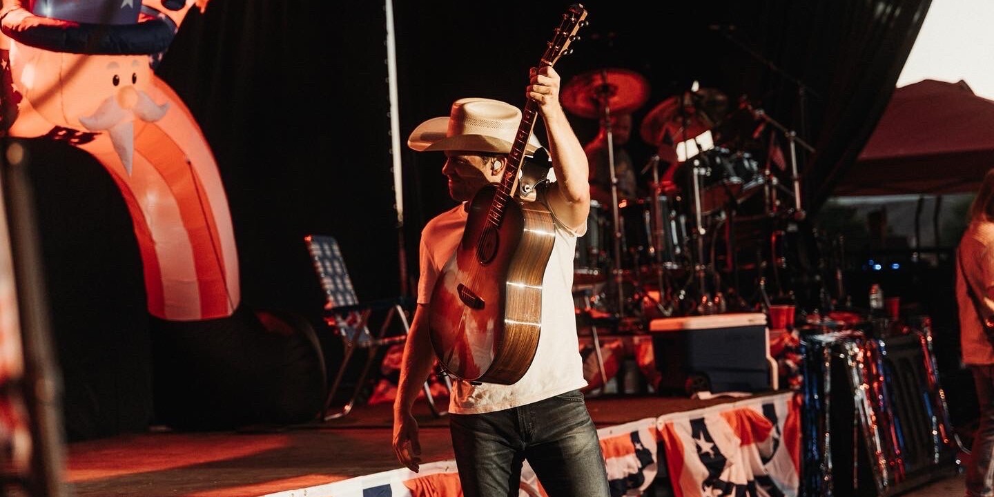 Dustin Lynch