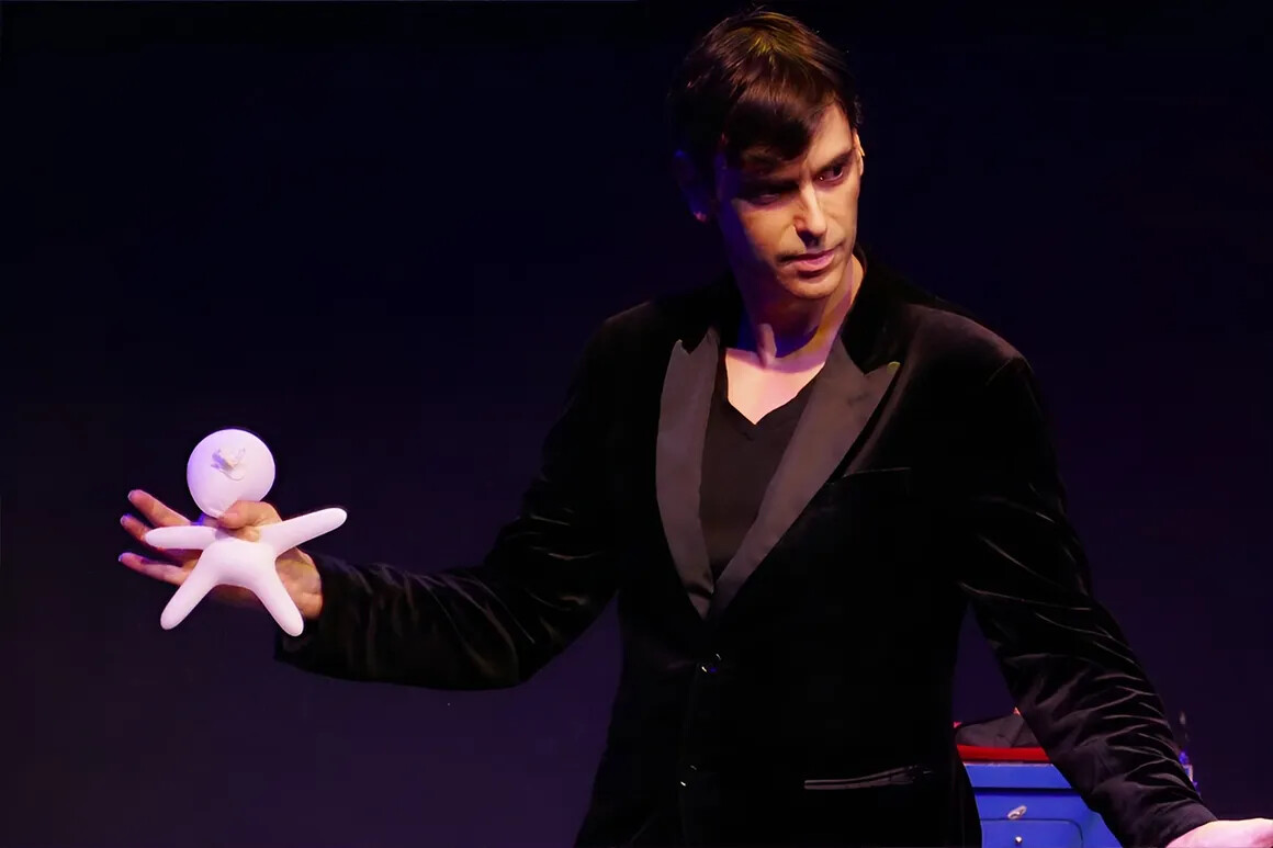 Lioz - Comedy Magic Uncensored