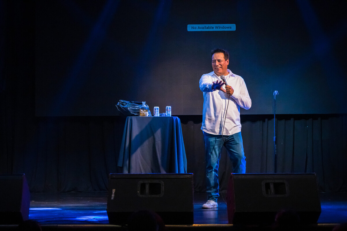 Willie Barcena