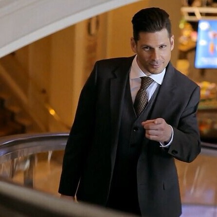 Mike Hammer Comedy Magic 